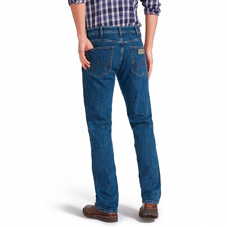 картинка Wrangler Arizona Stretch Rolling Rock от магазина  Finedenim